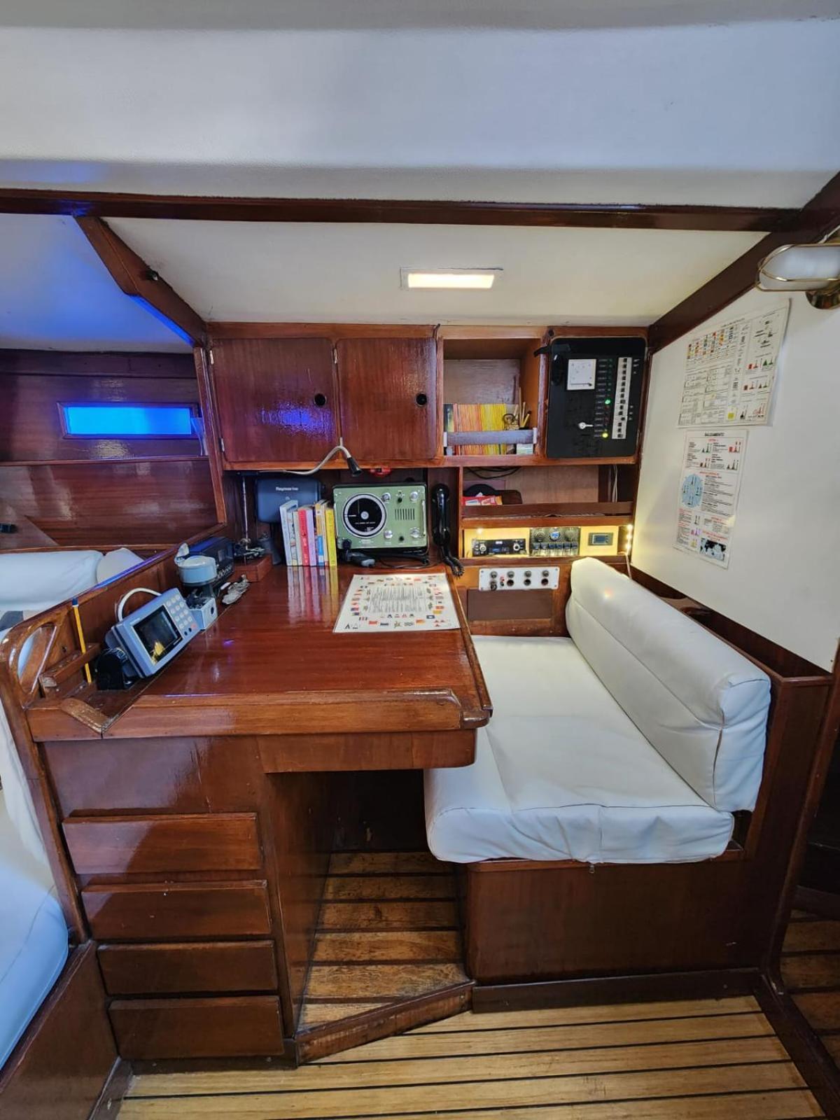 Sailboat Home Barcelona Exterior photo